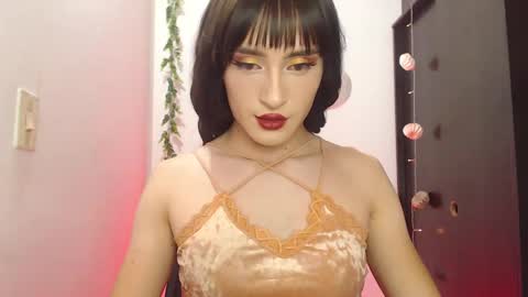 Snapshot of sophiee_s chatting on February 11, 10:18 pm Sophie online show from February 11, 10:18 pm