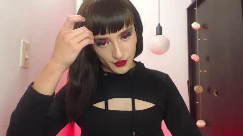 Snapshot of sophiee_s chatting on February 2, 10:06 pm Sophie online show from February 2, 10:06 pm
