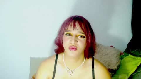 sophiehillsxo online show from February 23, 6:38 am