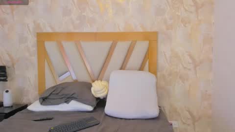 Sophie online show from February 28, 1:36 pm