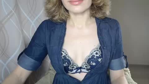 Sophiemisss online show from October 27, 7:52 am