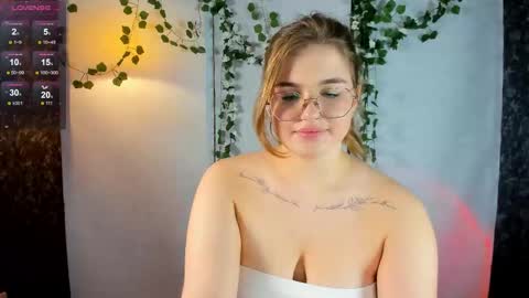 Sophie online show from November 7, 4:20 pm