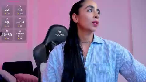 sophierooy online show from November 13, 8:44 pm