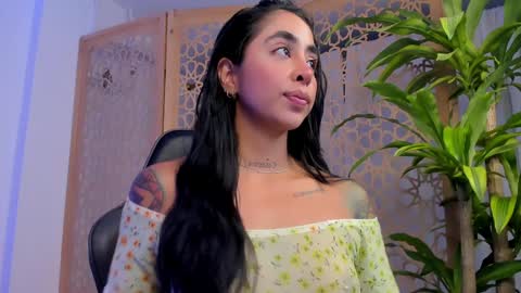 Snapshot of sophierooy chatting on February 5, 12:49 pm sophierooy online show from February 5, 12:49 pm