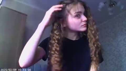 Snapshot of sophiesuvi chatting on February 8, 11:55 am Sophie and my bestie Mandy online show from February 8, 11:55 am