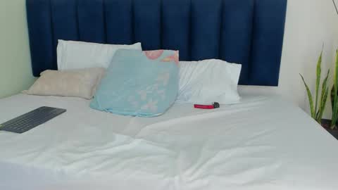 sophieturner_mg online show from November 24, 7:12 pm