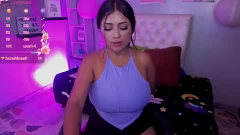 Snapshot of sophiia_13 chatting on February 19, 12:03 am Sofi online show from February 19, 12:03 am
