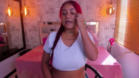 Snapshot of sophiia_13 chatting on October 1, 12:59 pm Sofi online show from October 1, 12:59 pm