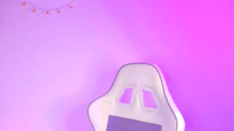 Sophiie Williams online show from February 6, 8:18 am