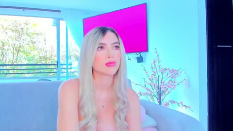 YULITZA online show from January 15, 5:47 pm