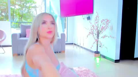 YULITZA online show from January 24, 4:06 pm