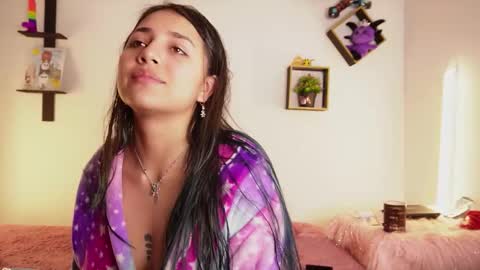 Snapshot of sophy_smilesweet chatting on September 26, 10:34 am SOPHY ROGERS online show from September 26, 10:34 am