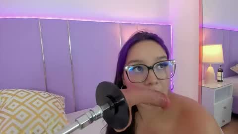 Snapshot of sophyruiz_ chatting on September 9, 1:11 pm Sophy online show from September 9, 1:11 pm