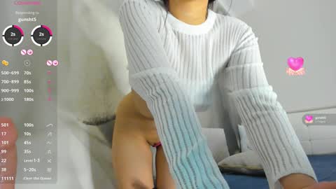 Snapshot of soul_mi chatting on December 24, 11:22 pm Mia online show from December 24, 11:22 pm