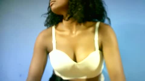 sourayaa online show from February 10, 7:06 pm