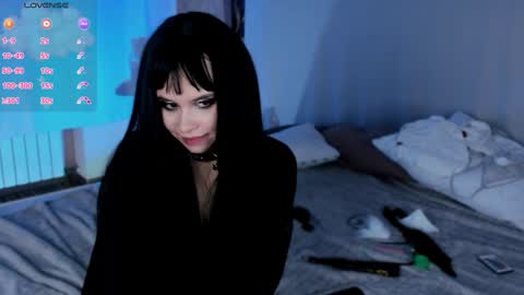 Mysta Reeves  online show from January 24, 4:48 am