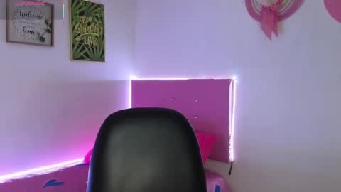 Snapshot of soy_isabel chatting on October 18, 8:24 pm soy_isabel online show from October 18, 8:24 pm
