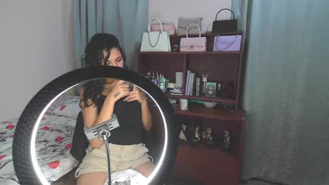 Snapshot of soy_miauhg chatting on January 31, 3:30 am Miauhg online show from January 31, 3:30 am