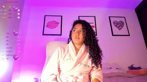 Juliana online show from February 17, 8:06 pm