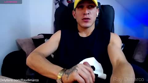 Snapshot of soyraydimarco_ chatting on December 4, 1:41 am RayDimarco  independent model online show from December 4, 1:41 am