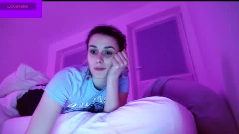 Snapshot of spacegirl42o chatting on January 28, 1:29 am Spacegirl online show from January 28, 1:29 am