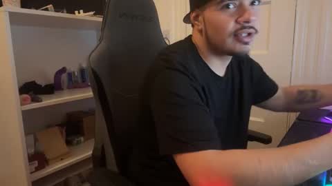 spanishcouple4255 online show from November 23, 4:38 pm