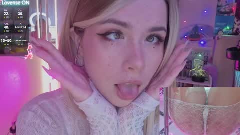  SparkleMona  online show from December 2, 1:37 am