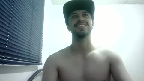 sperm_donor94 online show from December 19, 7:29 pm