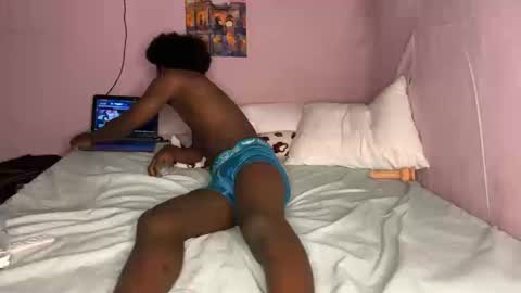 Snapshot of spicylolax chatting on September 9, 4:12 am spicylolax online show from September 9, 4:12 am