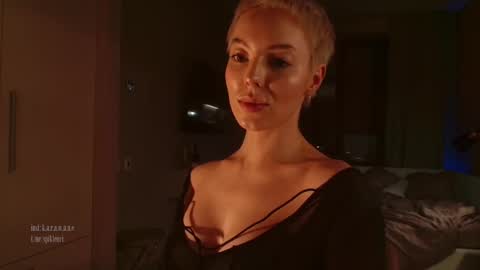 Snapshot of spiklencii chatting on September 23, 4:56 pm Elizabeth online show from September 23, 4:56 pm