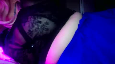 Vanessa Spade online show from April 23, 6:21 am