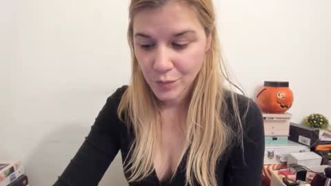 FREE ONLY FANSy online show from February 8, 6:11 pm