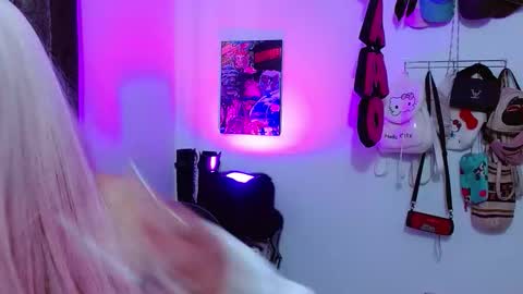 Snapshot of squirt_charlotte chatting on September 30, 7:13 pm HELLO WELCOME MY NAME IS CHARLOTTE OY A NEW GIRL online show from September 30, 7:13 pm