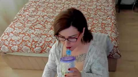 Kim online show from April 15, 11:02 am