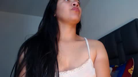 Snapshot of squirt_milk_ chatting on January 30, 5:30 am Carolainss online show from January 30, 5:30 am