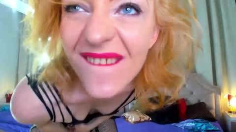 Snapshot of squirtymom chatting on October 10, 5:08 pm Alisa online show from October 10, 5:08 pm