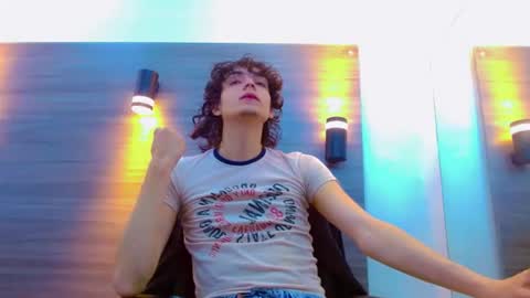 ethan online show from April 4, 1:18 pm