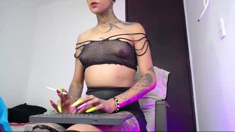 Snapshot of srta_fox chatting on September 19, 12:31 pm Srta. Fox online show from September 19, 12:31 pm