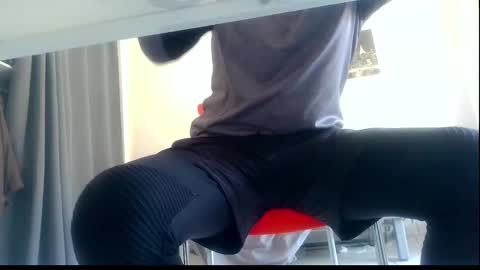 ssenzo online show from February 9, 12:08 pm