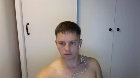 Snapshot of st1vemaster01 chatting on September 24, 3:52 pm st1vemaster01 online show from September 24, 3:52 pm