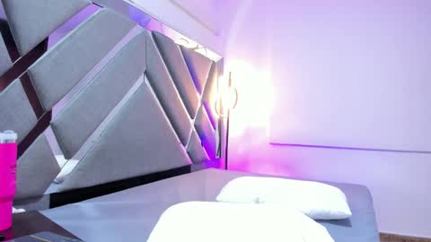 Stacy online show from February 3, 8:02 pm