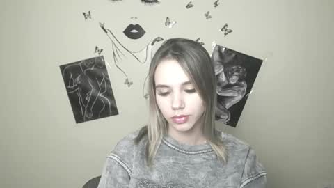 Snapshot of stacy_gr chatting on January 6, 4:44 pm Stacy online show from January 6, 4:44 pm
