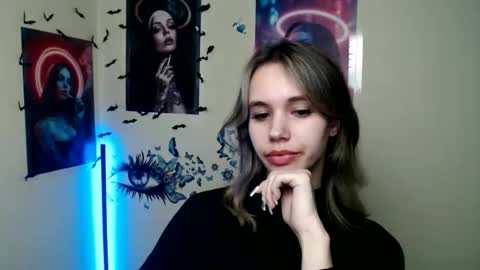 Stacy online show from October 26, 2:18 pm