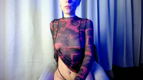 Snapshot of stacy_low chatting on September 25, 10:28 pm Stacy online show from September 25, 10:28 pm