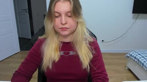 Stacy  online show from December 1, 6:54 pm