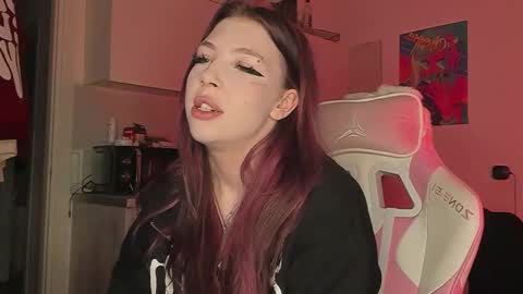 Stacy online show from October 26, 3:55 pm