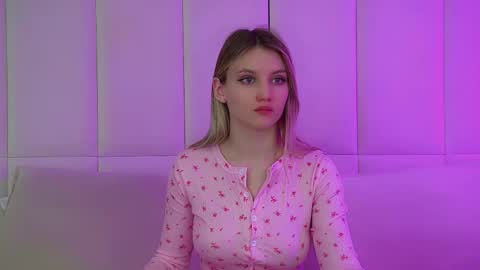 StacyEvances online show from February 20, 7:43 am