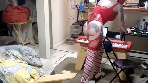 Submissive Slut LOVES adoration online show from December 22, 3:24 am