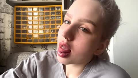 Emma online show from February 15, 6:15 am