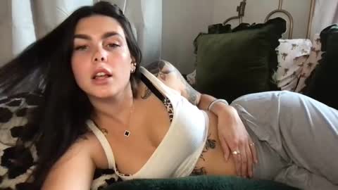 Stacy online show from September 18, 5:28 pm